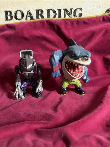 Vintage 90s street sharks - street,