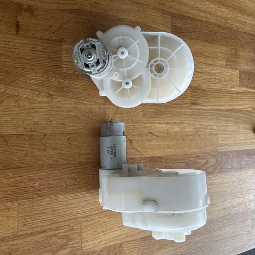 Pair 12v motor and gearbox - of,