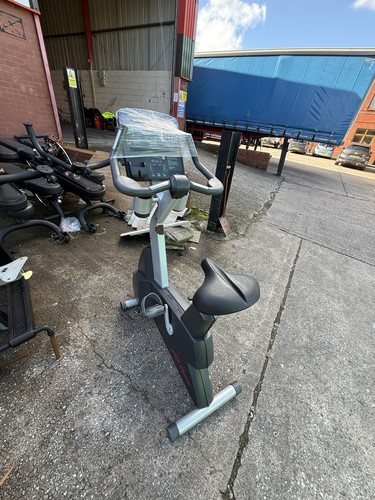 Life fitness upright bike - life,