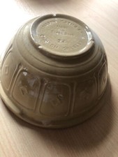 Vintage beige crockery medium