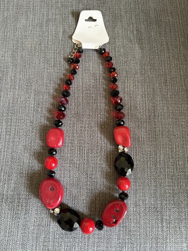 Red and black - black, statement