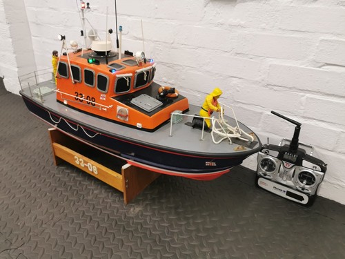 Rnli brede class lifeboat - rc,