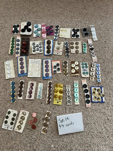 Sets vintage buttons - 44,