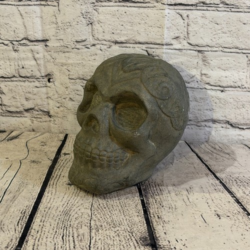 Celtic knot skull stone garden - celtic,