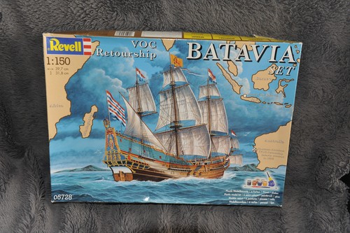 Three ship model kits - ship,