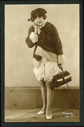 French 1925 teasing flapper - 1925,