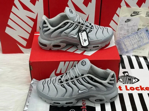 Brand new nike tn - ,