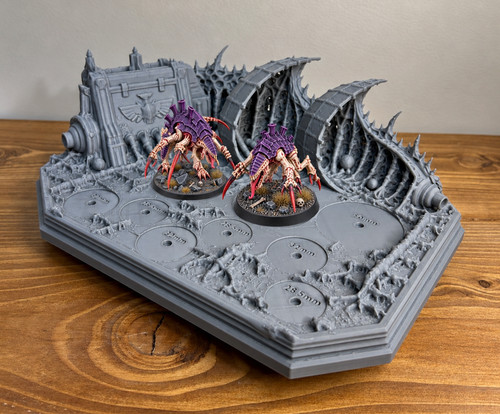 Hivebreach display shrine - display,