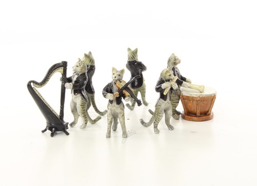 Bronze sculptur cats - of,