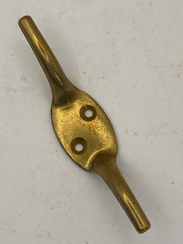 Solid brass cleat - brass, 4"