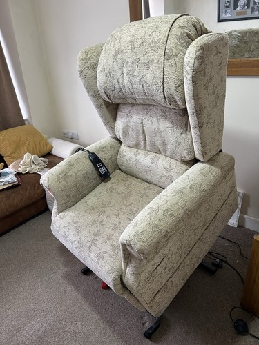 Recliner chair fully working - chair,