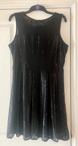 Black lace dress - , with