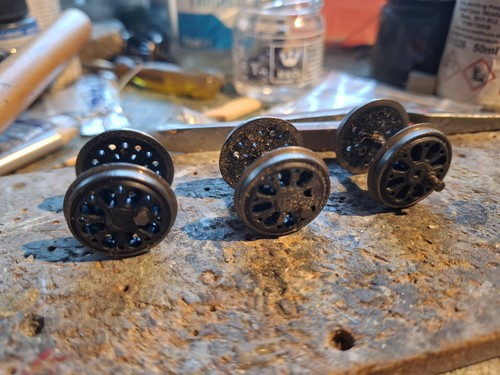 Hornby driving wheels - q1,
