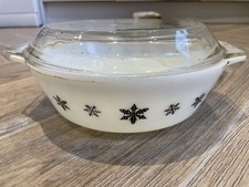 Pyrex white black snowflake - white,
