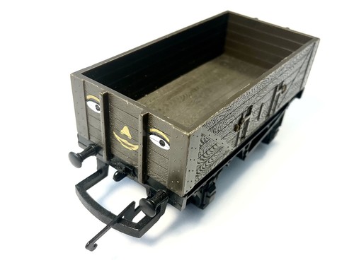 Hornby plank wagon - hornby,