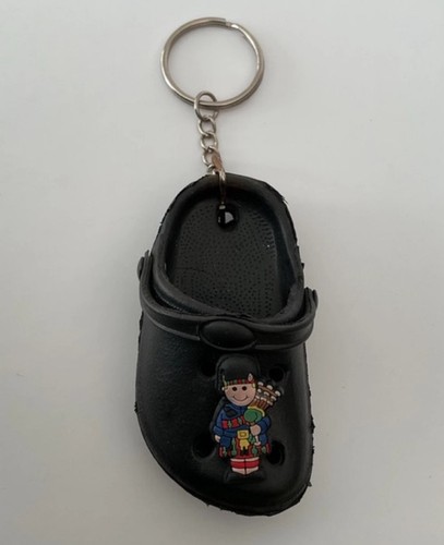 Miniature black clog keychain - black,