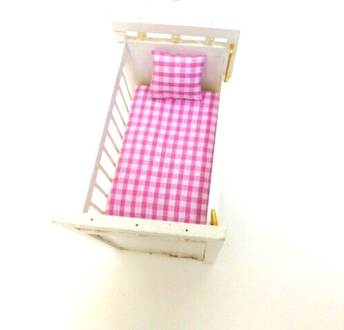 Dolls house 12th - 1/12th, bedding