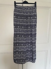 NEW LOOK Aztec Print Long Skirt Size 12 Flowy Beach Black Kelim Summer Holiday