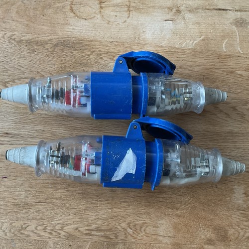 Blue 16a 250v - pin, used