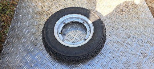 Wheel rim with - with, tyre