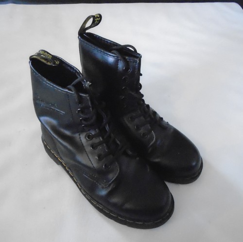 Martens eyelet boots - 8,