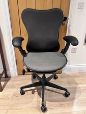 Herman Miller Classic Mirra
