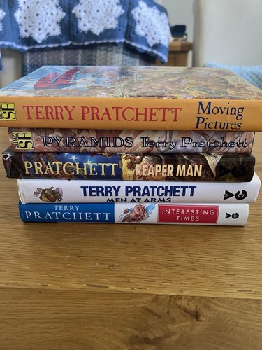 Terry pratchett hardback - terry,