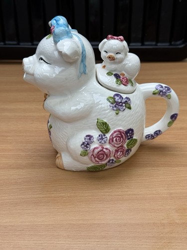 Ceramic pig novelty tea - tea, pot