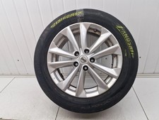 Nissan Qashqai MK2 J11 17" Alloy Wheel With Worn Tyre ET40 215/60 R17