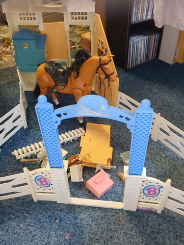 Barbie stable playset - barbie,
