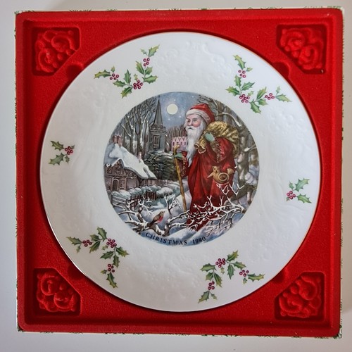 Royal doulton christmas 1980 - royal,