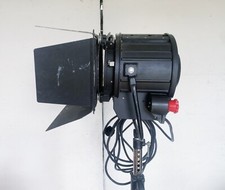 CASTOR MOD. 270 HALOGEN 2000W and Multiblitz stand