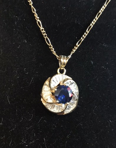 Stunning 18ct gold silver - stunning,