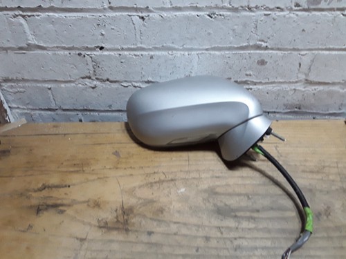 Lexus is220d drivers - 05-12,