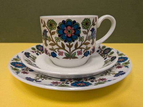Midwinter country garden cup - country,
