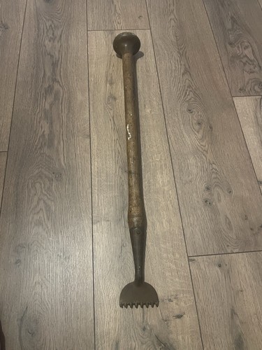 Victorian carpet stretcher - carpet,