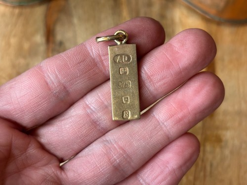 Solid 9ct gold - 9ct, pendant