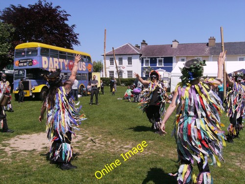 Photo 12x8 flying sticks - photo,