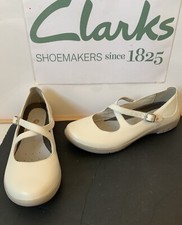 Clarks Unstructured White