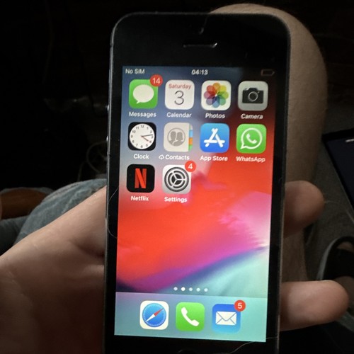 Apple iphone 16gb space - iphone, 5s