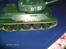 1/35 SCALE RUSSIAN T-34/85