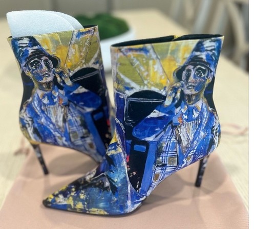 Stuart weitzman artistic print - stuart,