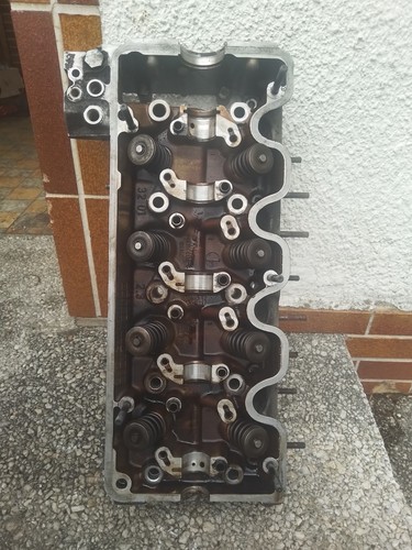 Cylinder head mercedes - cylinder,