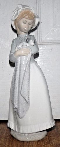 Lladro nao girl - girl, holding