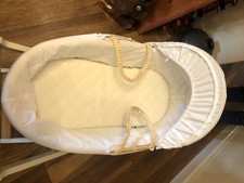 moses basket with folding