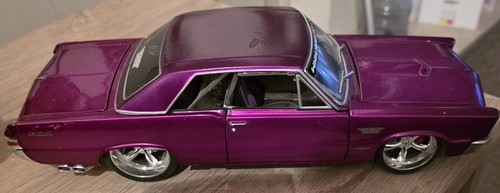 Maisto scale 1965 - scale, pontiac