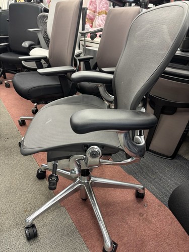 Remastered herman miller aeron - herman,