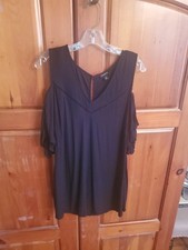 Torrid Size 2 Soild Black Cold