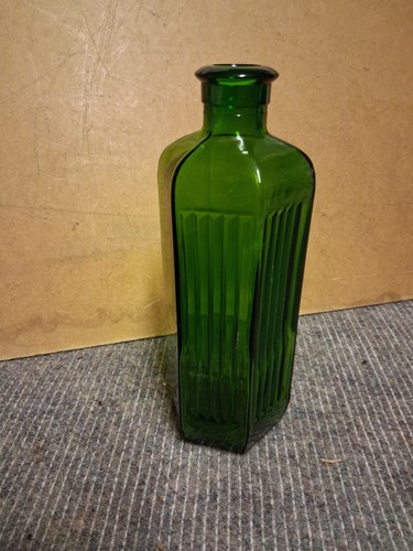 Vintage green hexagonal ribbed - green,