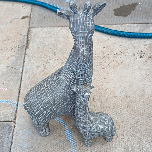Metal giraffe and calf - giraffe,